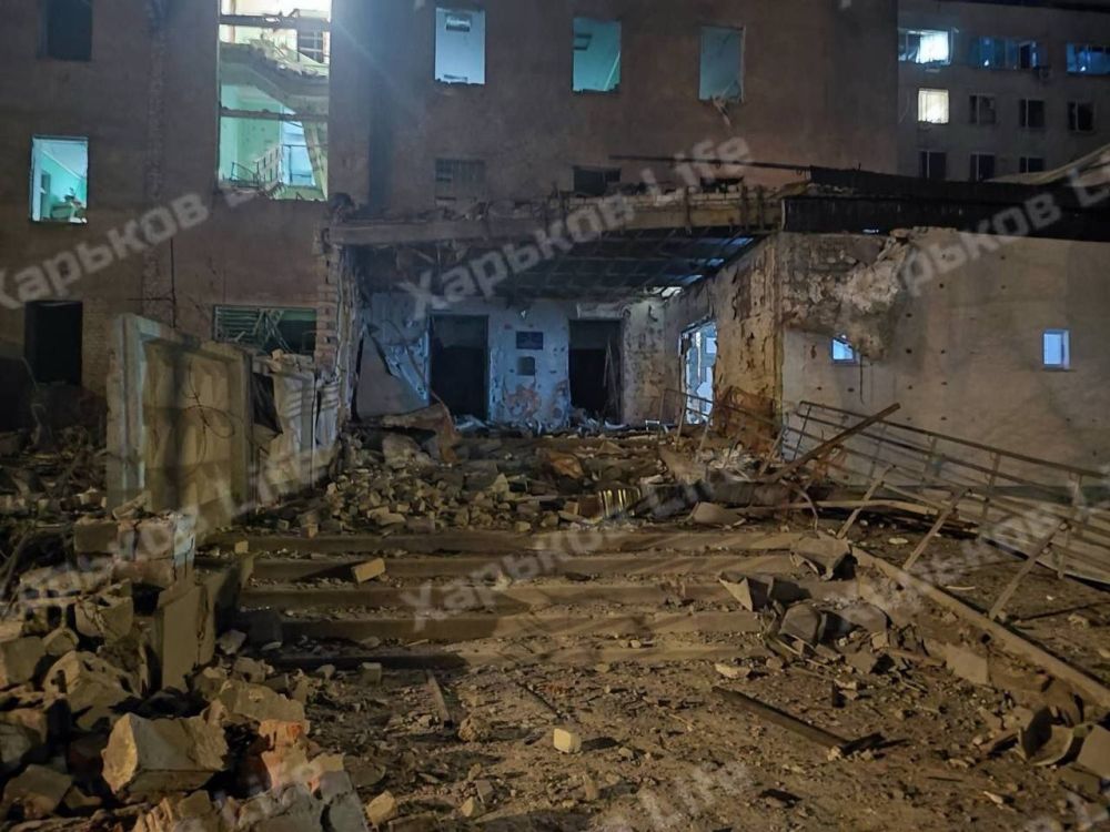 Евгений Лисицын: Сегодня ночью по военному госпиталю ВСУ в Харькове нанесен массированный удар Шахедами, заявили в украинском генштабе
