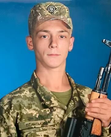 Вооруженным человеком, забаррикадировавшимся в туалете McDonald's в Черкассах, оказался всушник, подписавший "молодежный контракт"