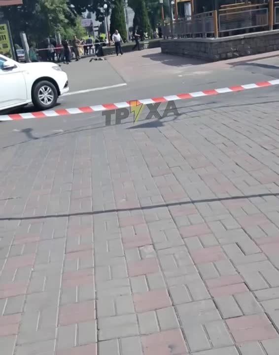 В Черкассах мужчина открыл стрельбу в заведении