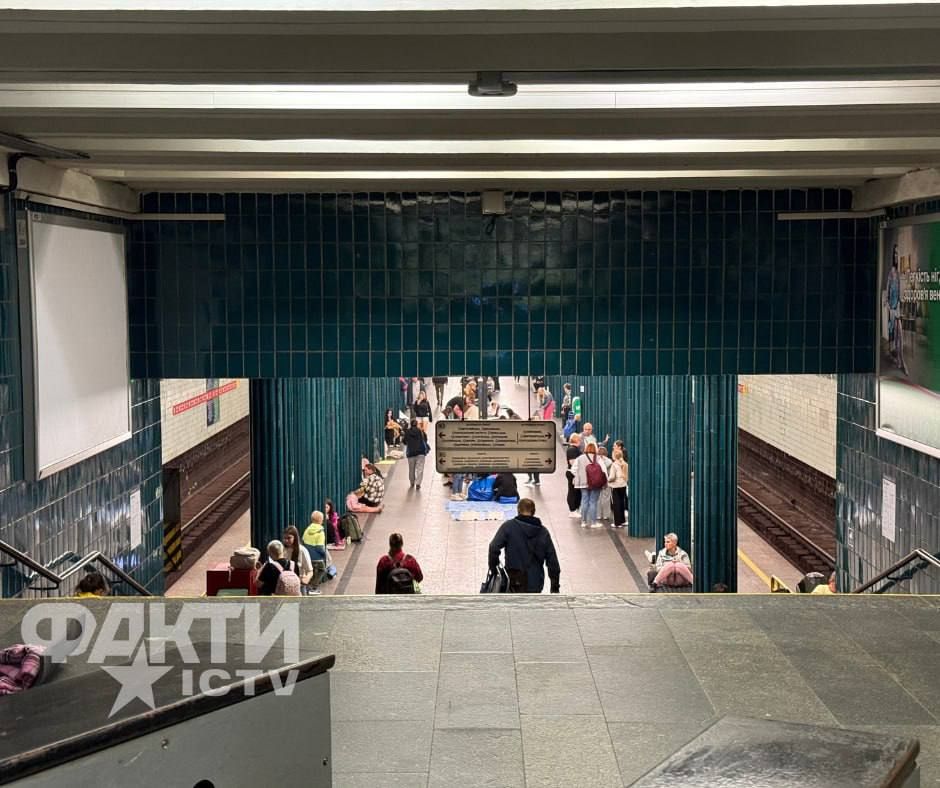Киевляне готовятся сегодня ночевать в метро