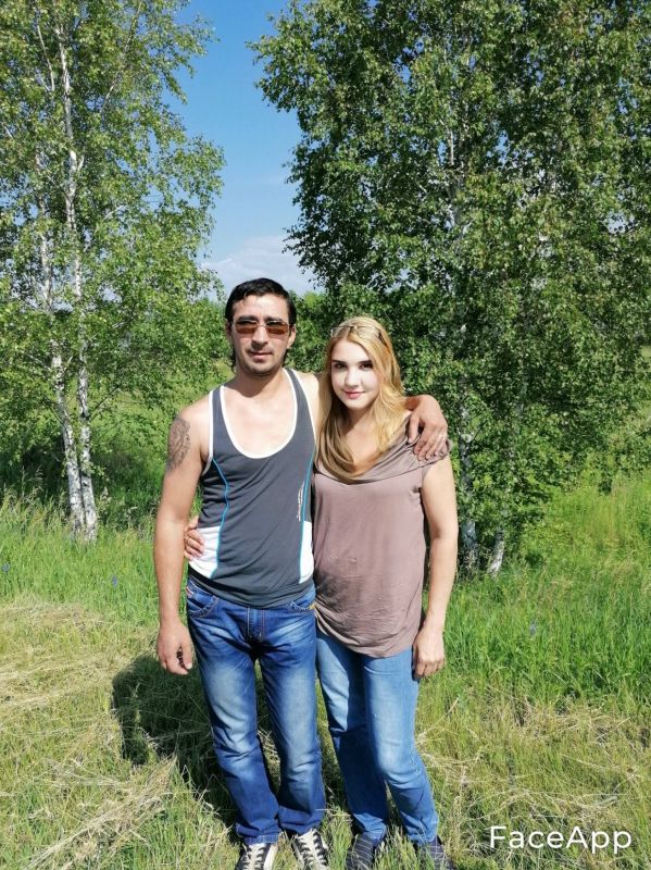 Перед вами фото Людмилы Глухман с ее сожителем Денисом Ниязовым из села Кинель-Черкассы Самарской области, которая мошенническим способом в сговоре с группой лиц женила на себе новоиспеченного участника СВО из Сибири Перед вами фото Людмилы Глухман с ее сожителем Денисом Ниязовым из села Кинель-Черкассы Самарской области, которая мошенническим способом в сговоре с группой лиц женила на себе новоиспеченного участника СВО из Сибири