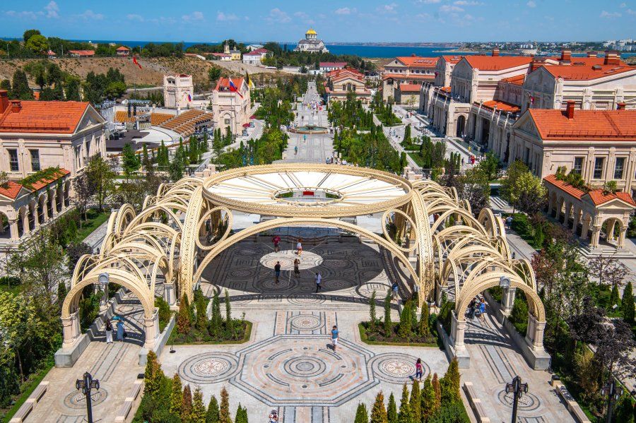 1 Создание "Нового Херсонеса" в Севастополе обошлось примерно в 60 млрд рублей