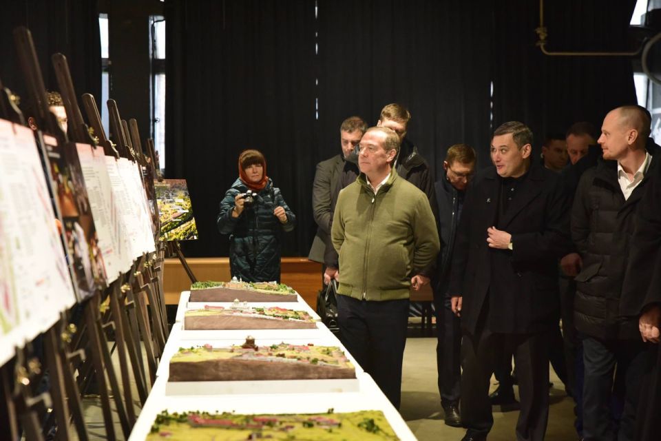 Дмитрий Медведев приехал в Курскую область Дмитрий Медведев приехал в Курскую область