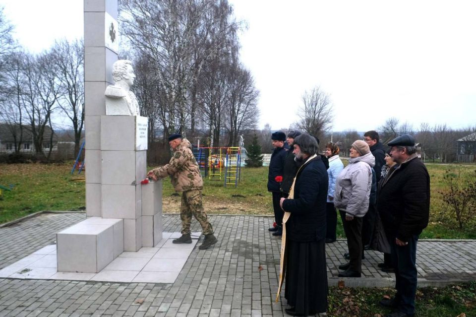 В Орловской области почтили память основателя внутренней стражи России генерала от инфантерии графа Евграфа Федотовича Комаровского В Орловской области почтили память основателя внутренней стражи России генерала от инфантерии графа Евграфа Федотовича Комаровского