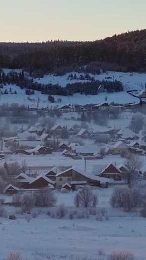 В 150 км от Перми ( Россия), вдоль Сибирского тракта, находится село с красноречивым названием Ключи