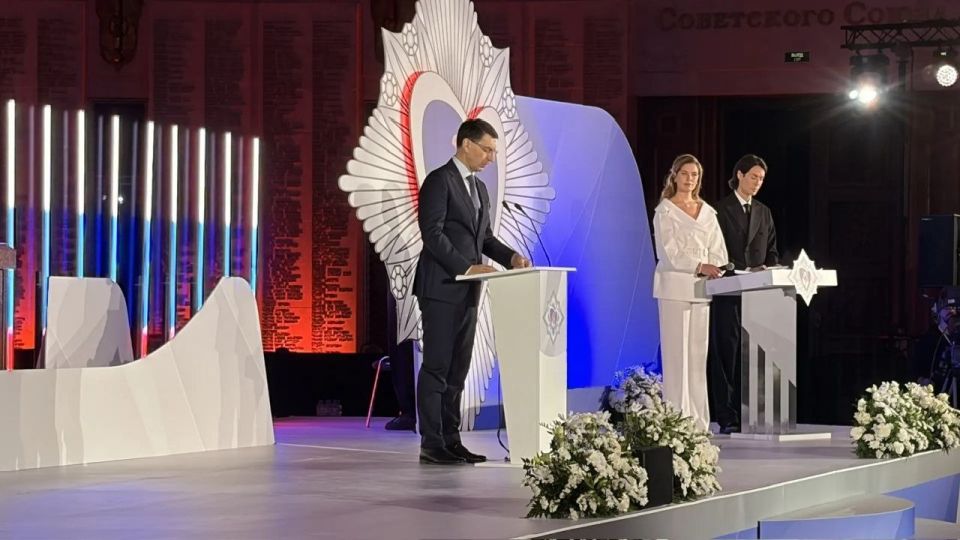 Анна Кузнецова: Сегодня в Зале Славы Музея Победы прошла XIII церемония награждения Всероссийской общественно-государственной инициативы «Горячее сердце» Анна Кузнецова: Сегодня в Зале Славы Музея Победы прошла XIII церемония награждения Всероссийской общественно-государственной инициативы «Горячее сердце»